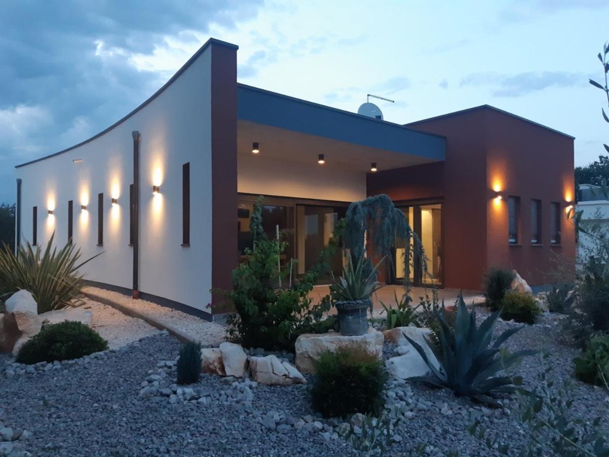 Apartments Bijou With Big Private Garden Near Umag Vilanija Экстерьер фото