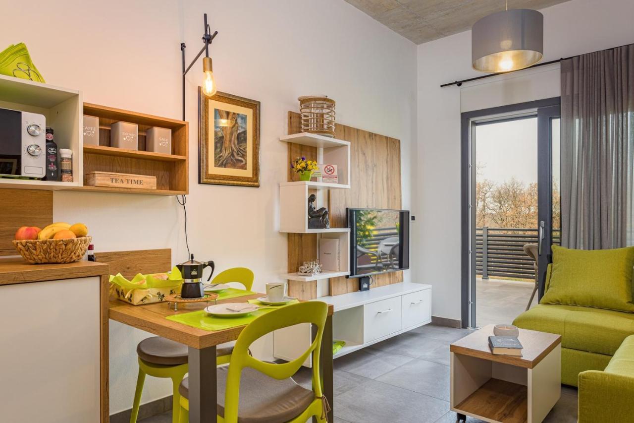 Apartments Bijou With Big Private Garden Near Umag Vilanija Экстерьер фото
