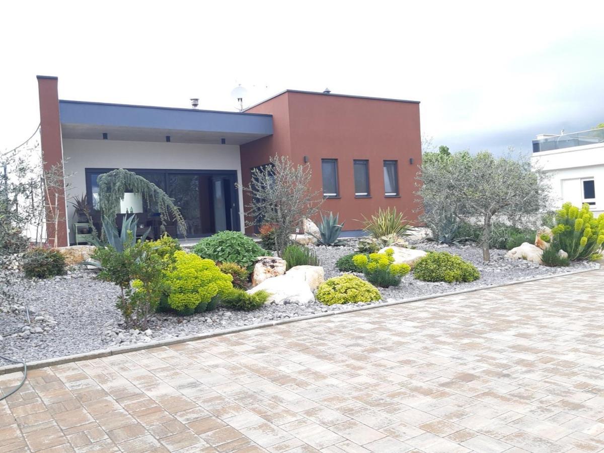 Apartments Bijou With Big Private Garden Near Umag Vilanija Экстерьер фото